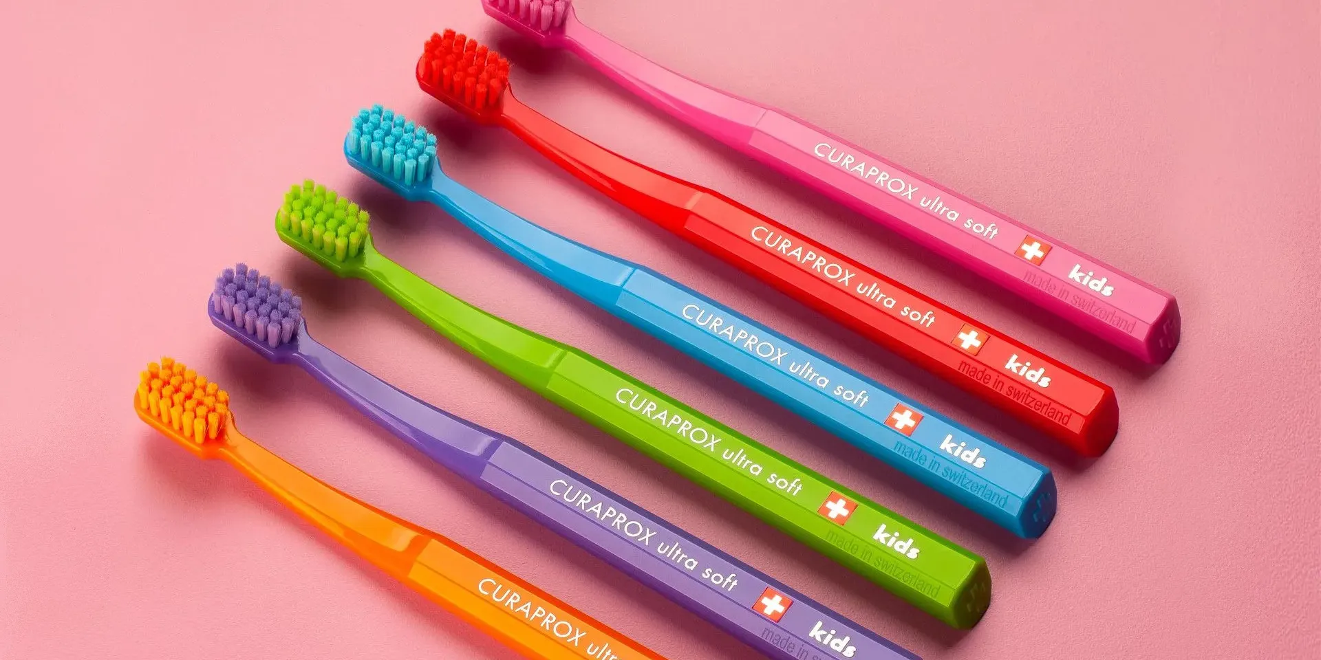 Curaprox Kinderzahnbürsten in verschiedenen Farben – SEO Case Study zur internationalen Content- und Markenstrategie